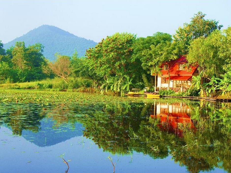 Golden Lake View Boutique Resort Kanchanaburi Buitenkant foto