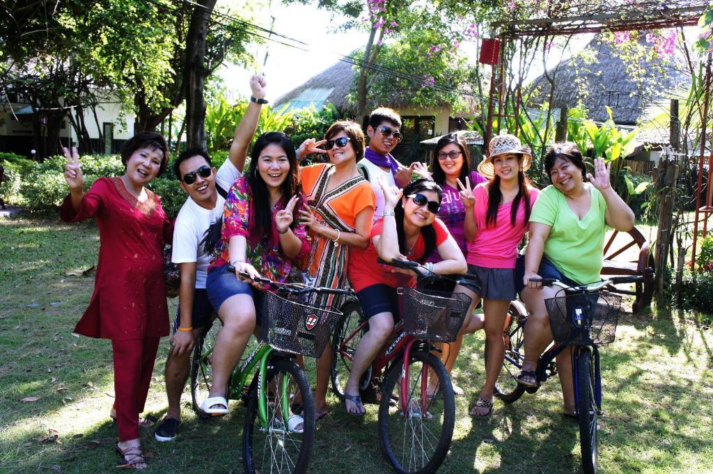 Golden Lake View Boutique Resort Kanchanaburi Buitenkant foto
