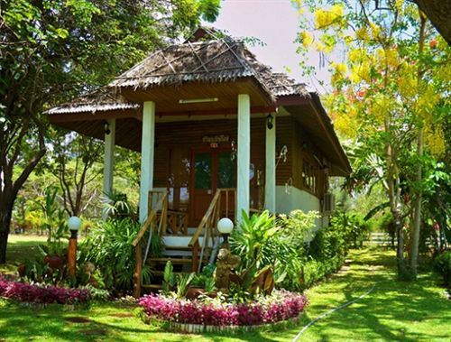 Golden Lake View Boutique Resort Kanchanaburi Buitenkant foto