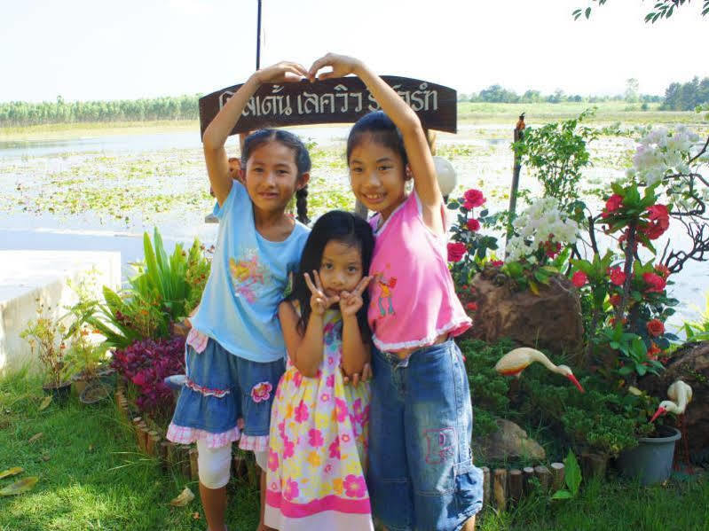 Golden Lake View Boutique Resort Kanchanaburi Buitenkant foto