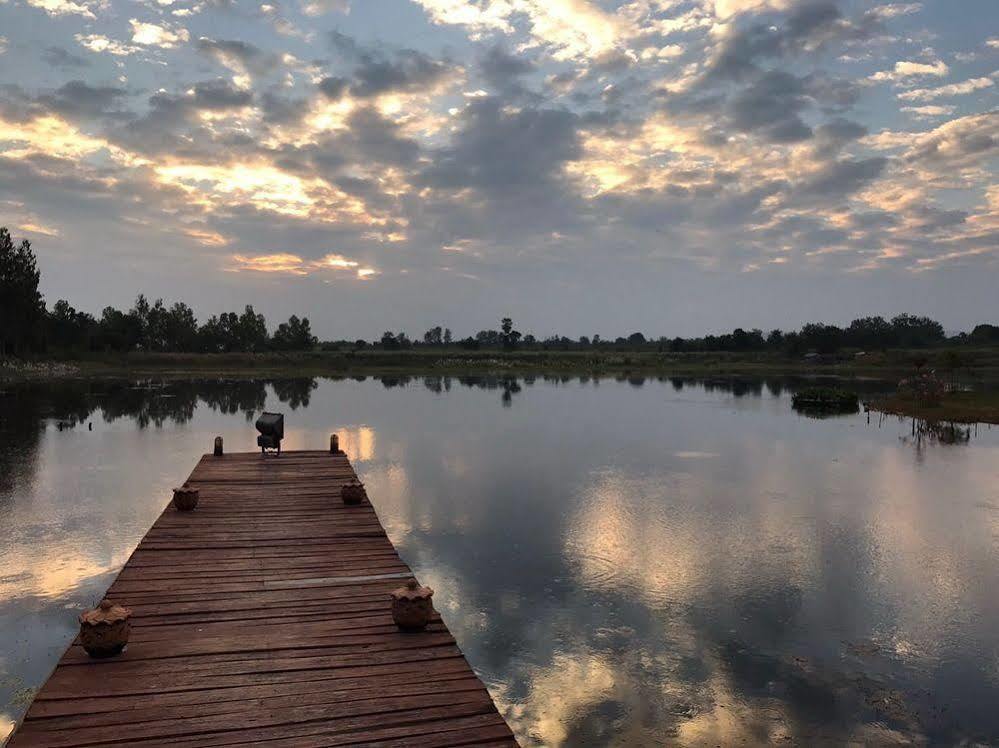 Golden Lake View Boutique Resort Kanchanaburi Buitenkant foto