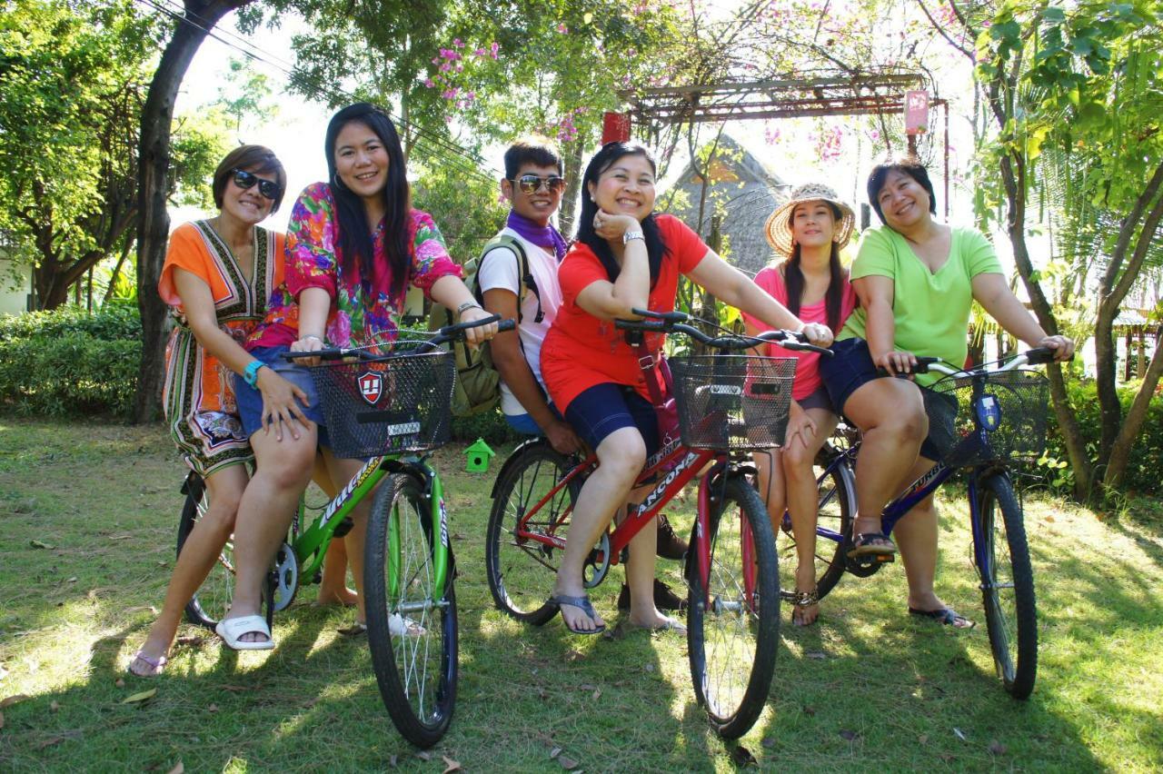 Golden Lake View Boutique Resort Kanchanaburi Buitenkant foto