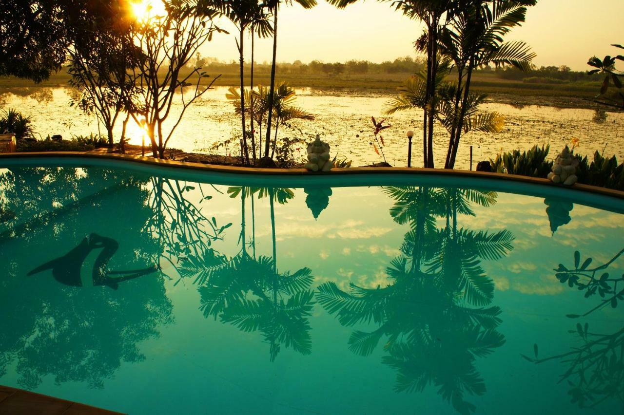 Golden Lake View Boutique Resort Kanchanaburi Buitenkant foto